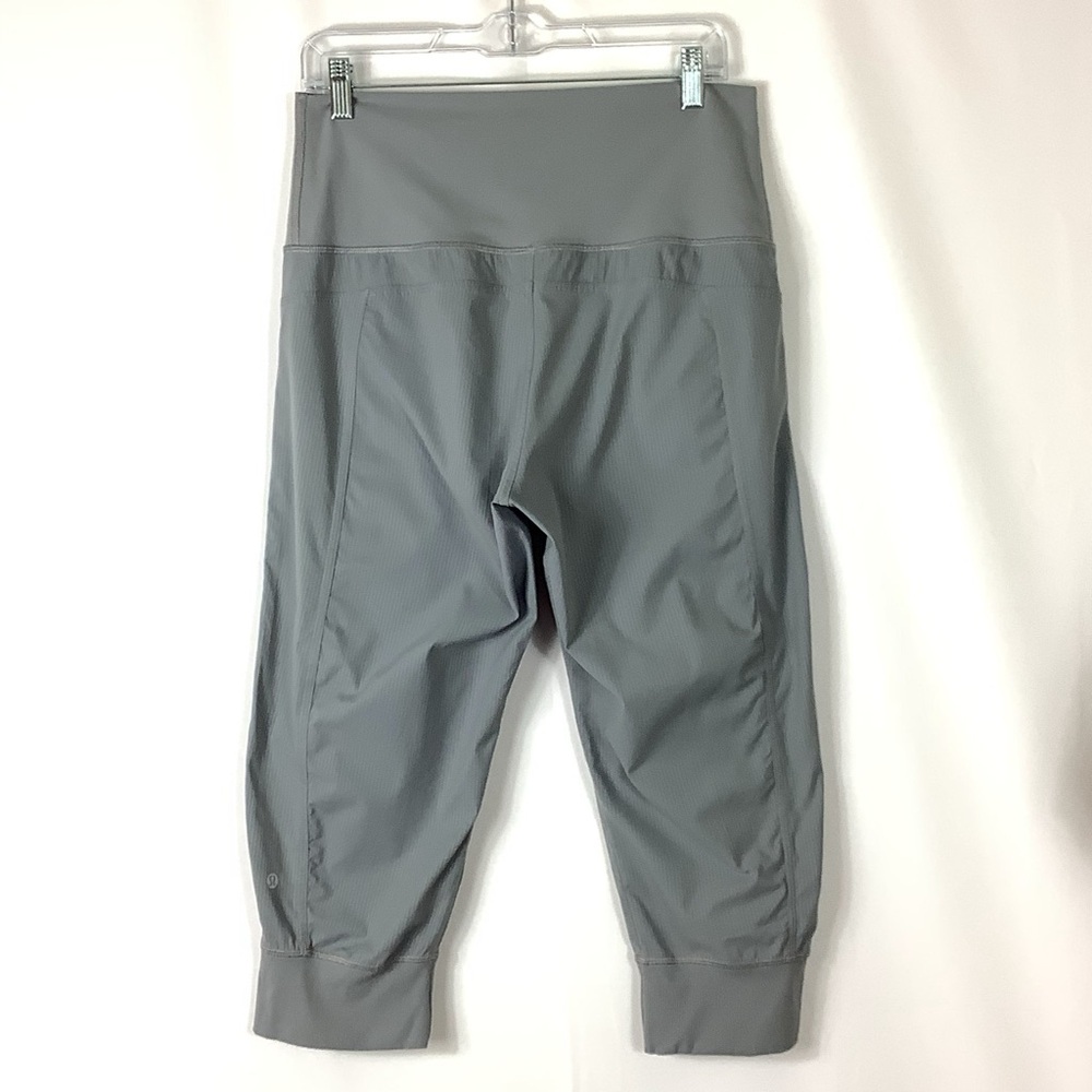 Lululemon ‘In Flux’ Crop Pants - Picture 6 of 10